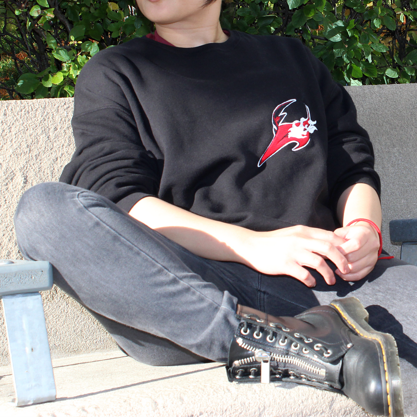 [ PERSONA 5 ] Crow Embroidered Crewneck Sweatshirt
