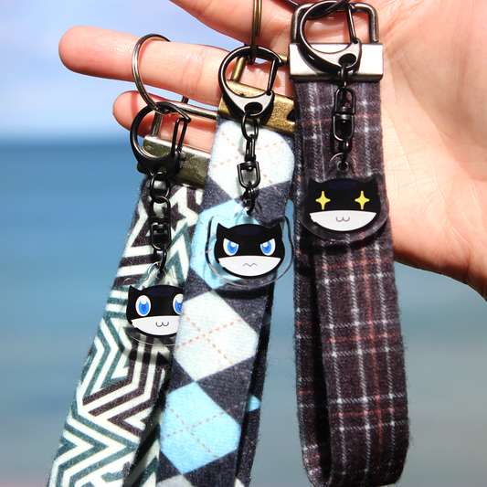 [ PERSONA 5 ] Mona Mini-Lanyard & Charm